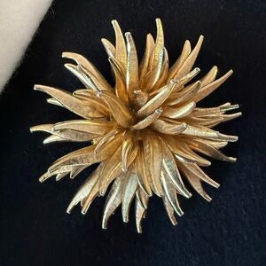 Vintage Gold Floral Brooch